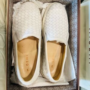 M. Gemi The Cerchio, White, unbuckled Size 39 in Euc